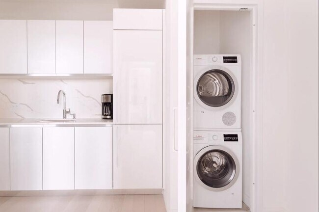 Building Photo - 1 bedroom in NEW YORK NY 10004