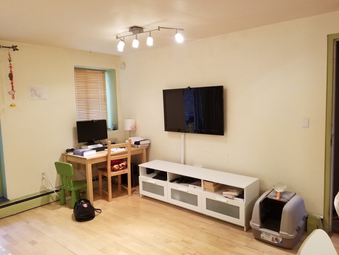 Foto principal - 123 Sewall Ave