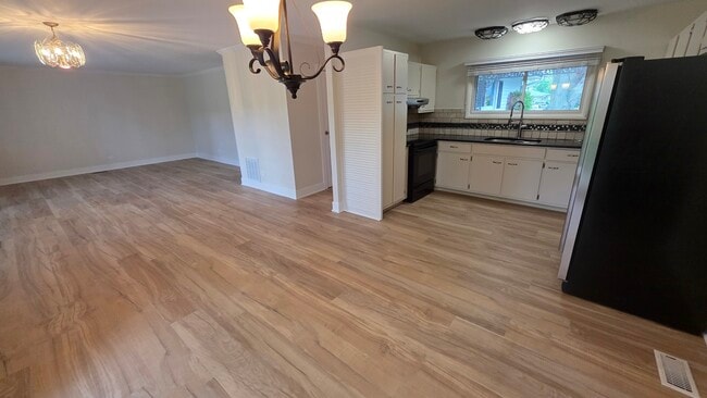 Building Photo - 720 Alcoa Ln