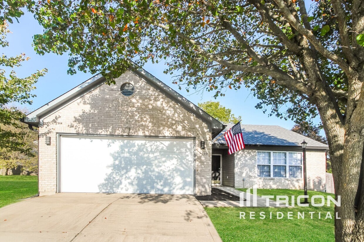 Foto principal - 8810 Mario Creek Dr