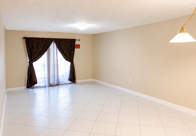 Foto del edificio - 4116 NW 88th Ave