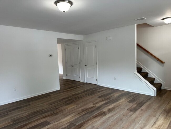 Building Photo - 2082 Market St Ext