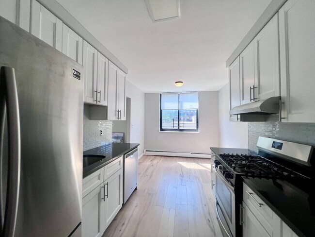 Foto del edificio - 144-77 Roosevelt Ave