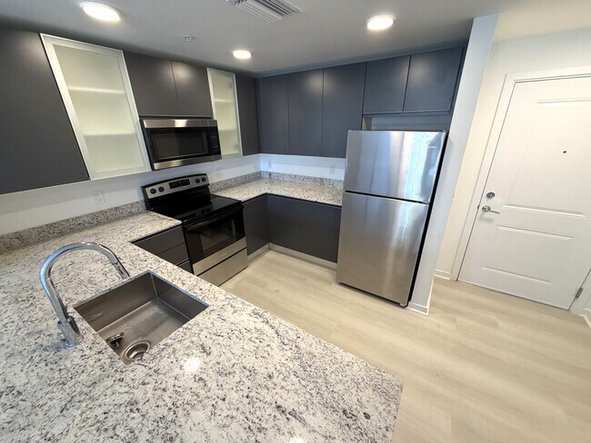 Foto del edificio - 5587 Millenia Blvd