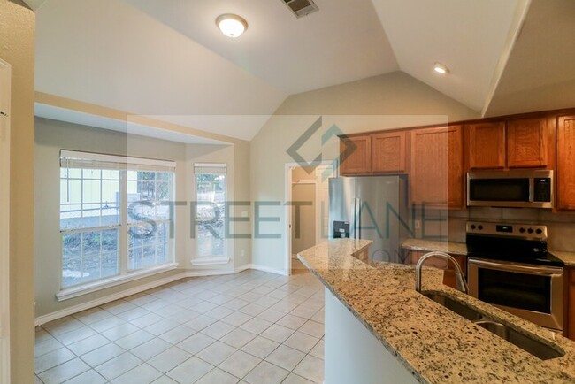 Building Photo - REDUCED!