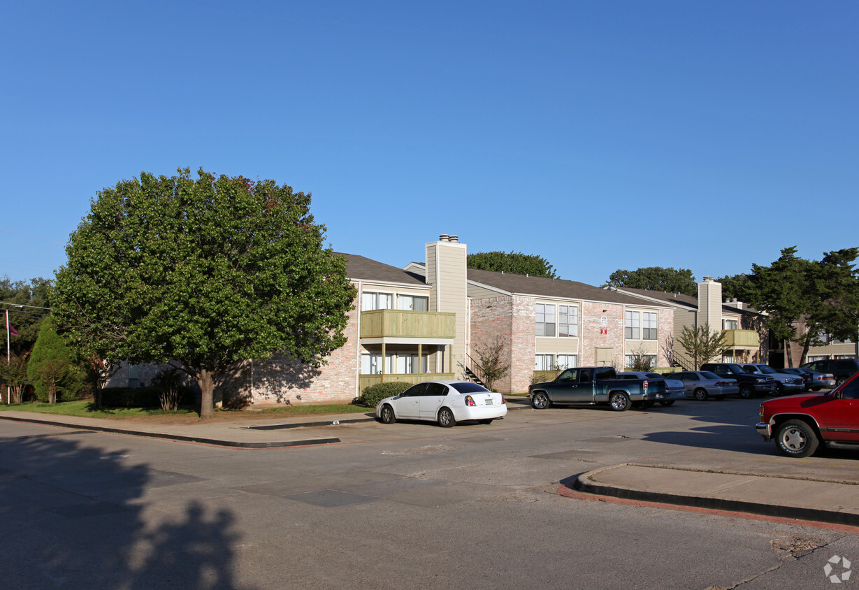 Building Photo - West Wind Apartments