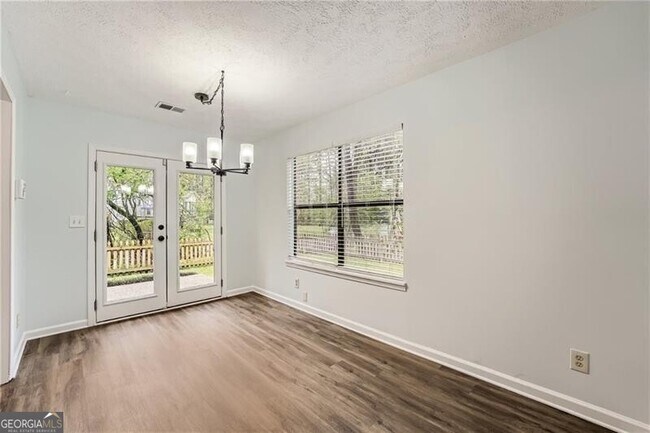 Foto del edificio - 3020 Woodland Dr NW