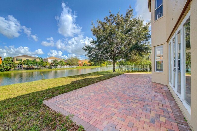 Building Photo - 5 br, 3.5 bath House - 15711 SW 53rd Ct