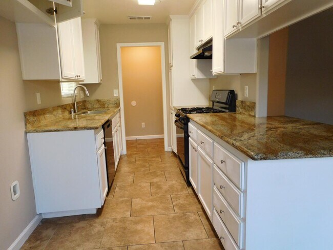 Foto del edificio - 3832 E Ashcroft Ave