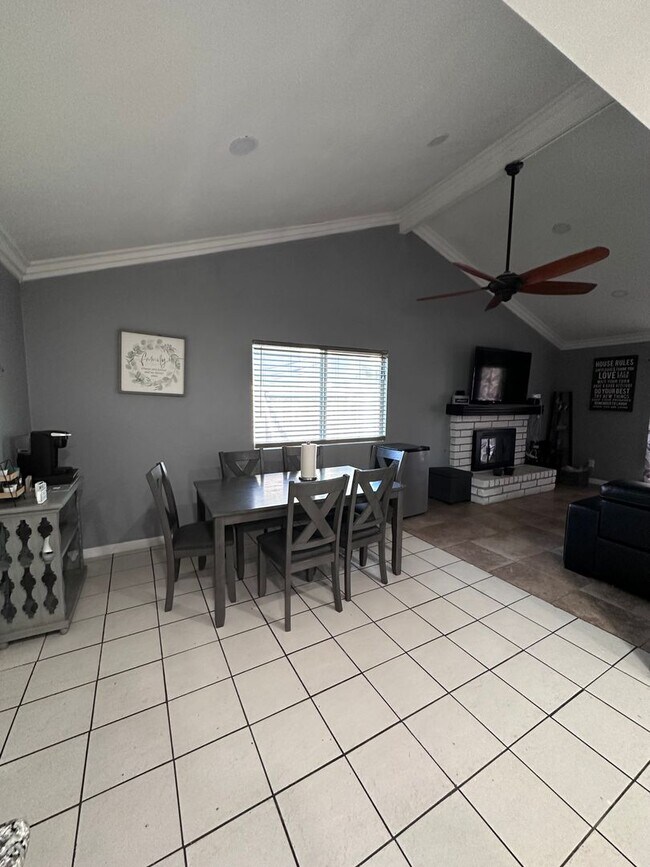 Home 3bd 2ba SW Bakersfield with House Rental in