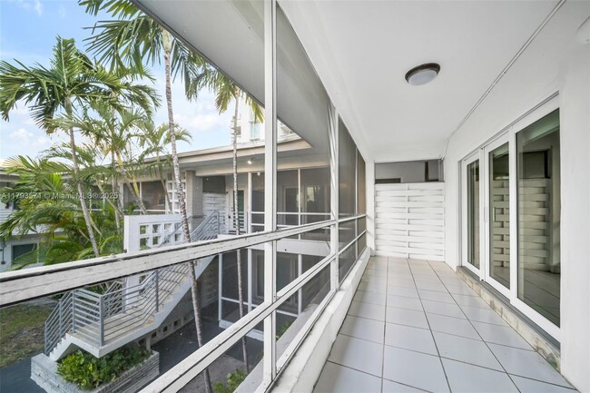 Building Photo - 9200 E Bay Harbor Dr