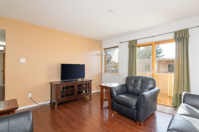 Building Photo - San Mateo - Unit 70