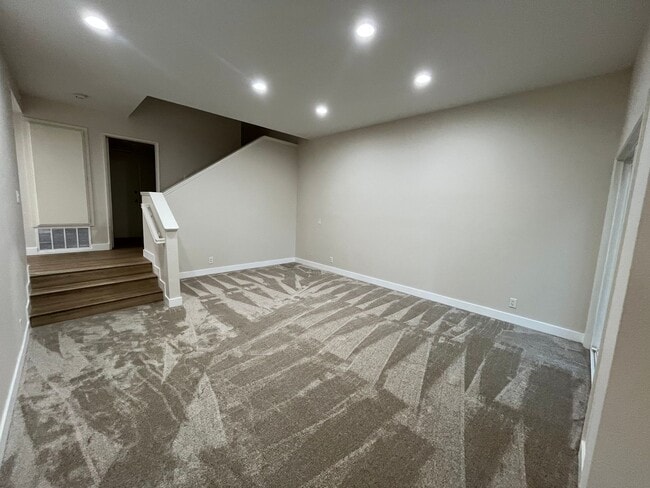 Building Photo - Light-Filled Living on a Peaceful Cul-De-Sac