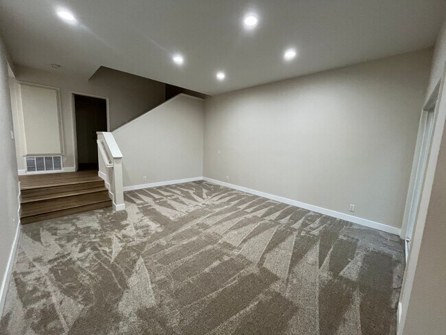 Foto del edificio - Light-Filled Living on a Peaceful Cul-De-Sac