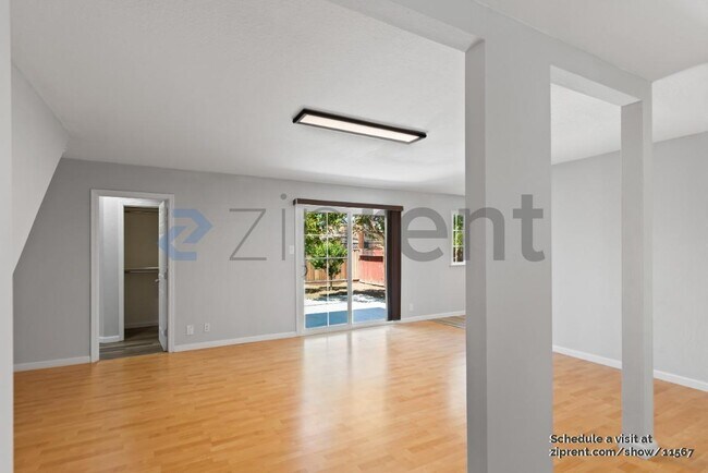 Building Photo - 4726 Armour Dr
