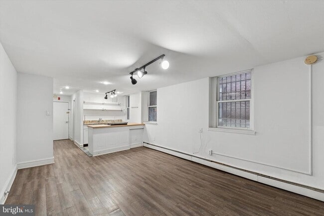 Building Photo - 240 S 13th St