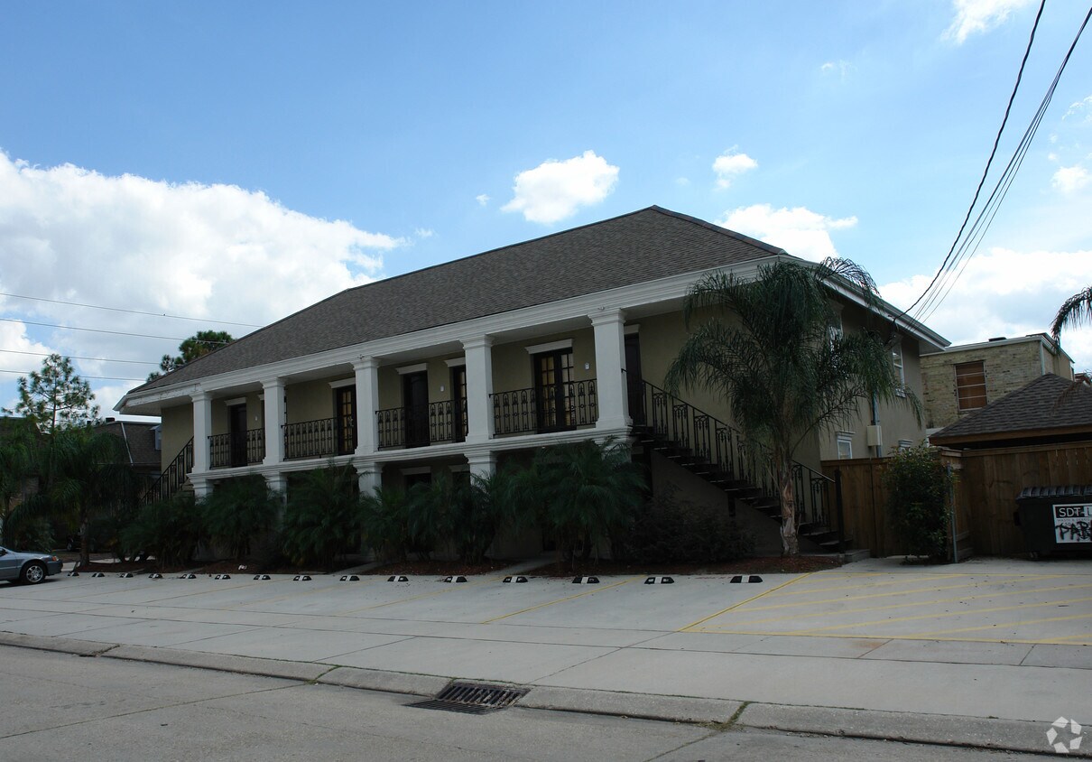 Building Photo - 2224 Houma Blvd