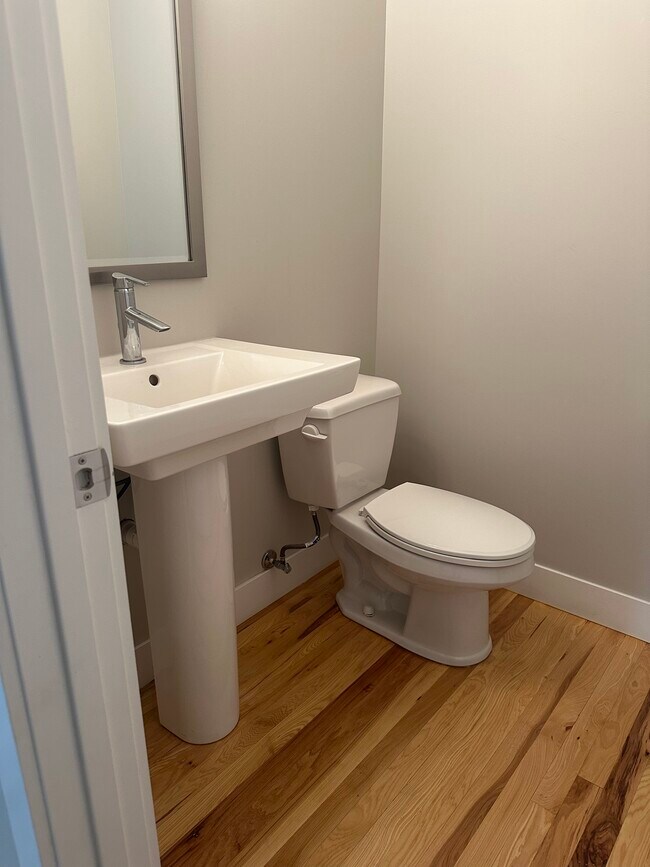 Foto del edificio - 3912 Utica St