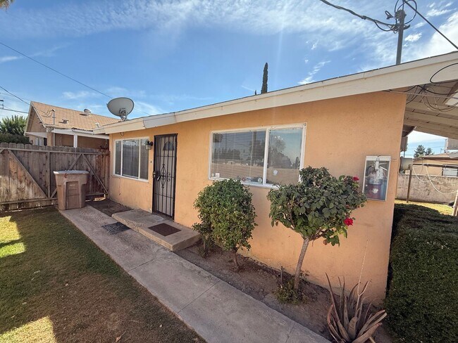 Foto del edificio - 2114 Brundage Ln