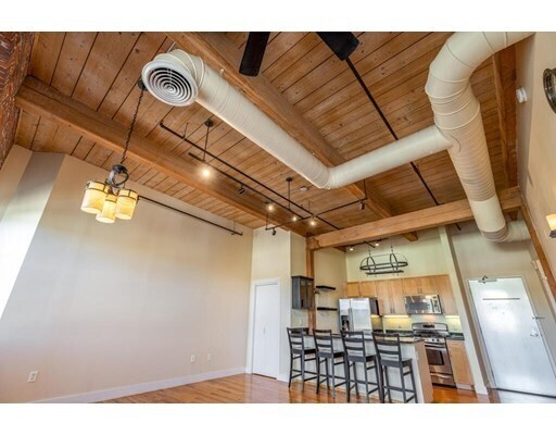 Building Photo - 589 Essex St