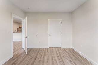 Building Photo - PINNACLE Orange Crossing