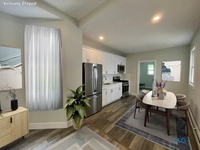 Foto del edificio - Gut Renovated 6 BRs + Finished basement, 2...