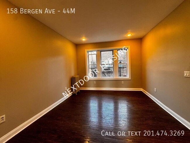 Building Photo - 158 Bergen Ave