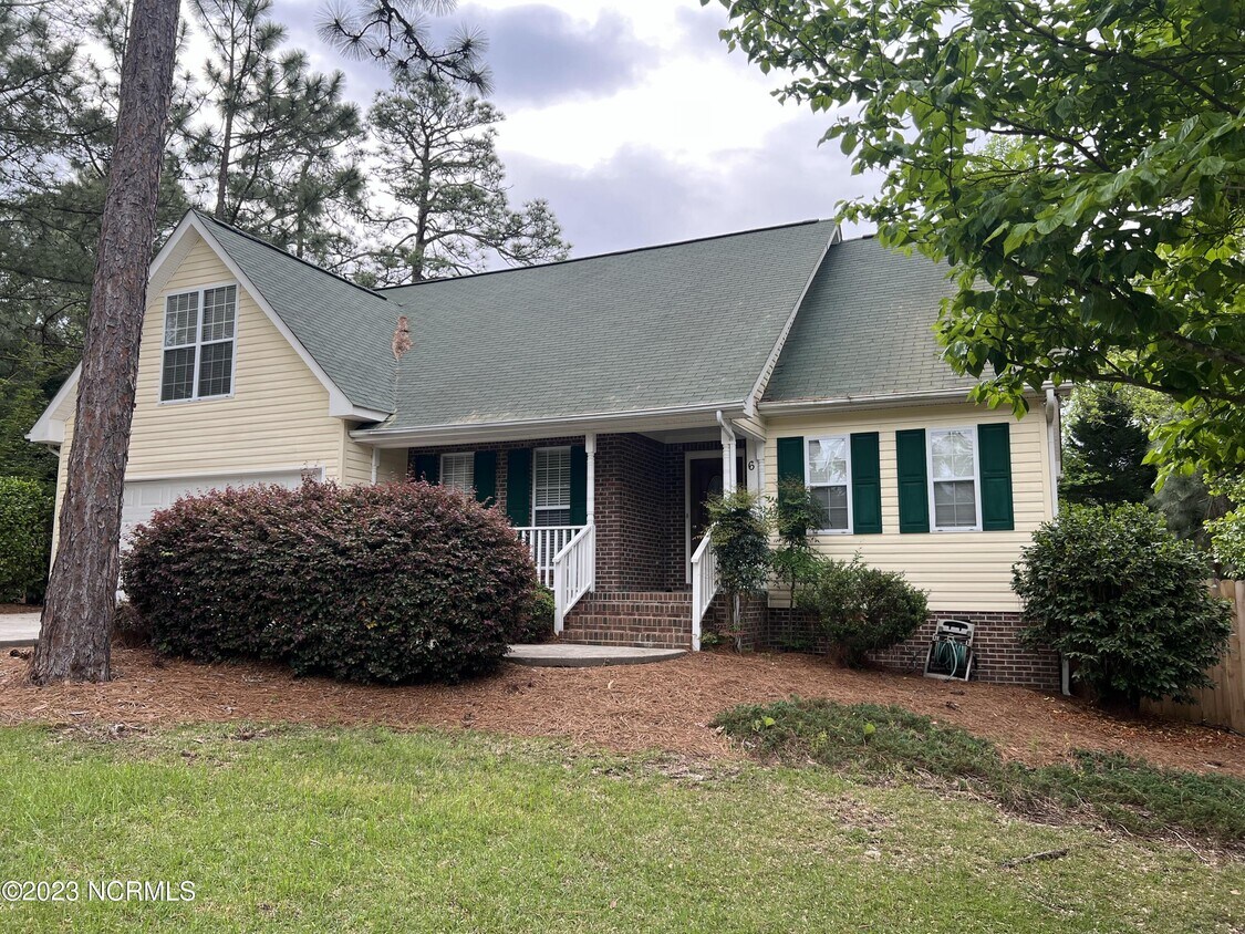 6 Pierce Pl, Pinehurst, NC 28374 House Rental in Pinehurst, NC