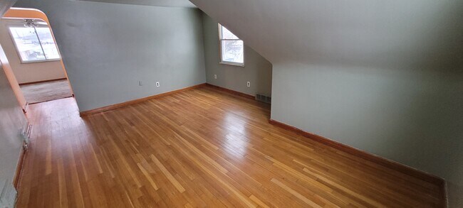 Building Photo - 2500 Brookview Blvd