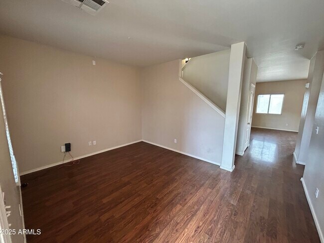 Foto del edificio - 16837 W Carmen Dr