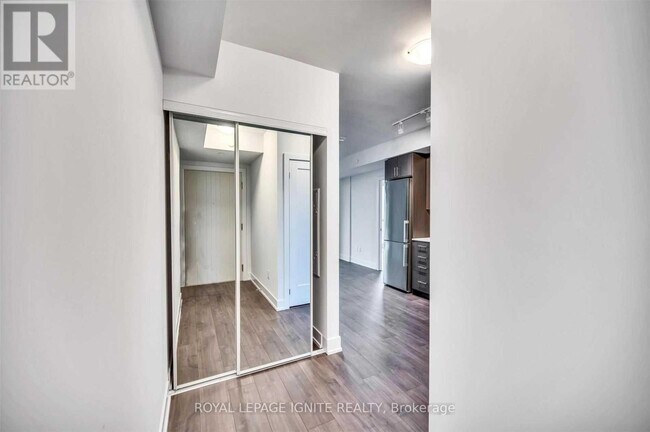 Photo du bâtiment - 2550-2550 Simcoe St N