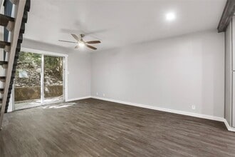 Building Photo - 5330 Balcones Dr