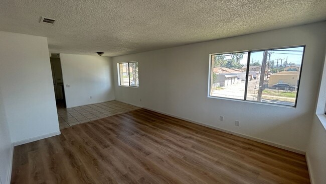 Building Photo - 3Bd/1B Apartment in Redlands, CA