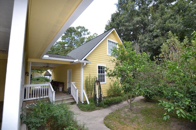 Building Photo - 30733 Huffman Cleveland Rd