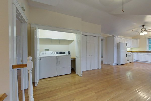 Building Photo - 9 Bedlow Ave
