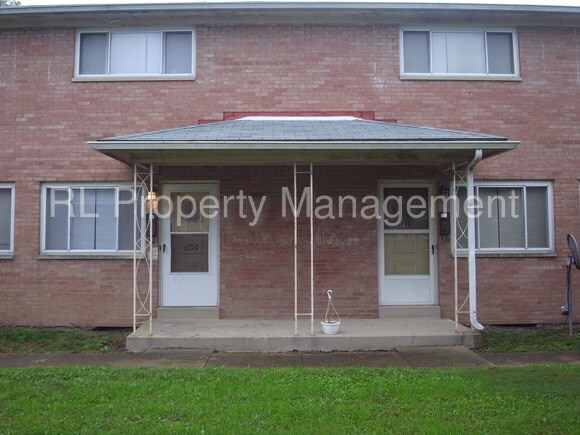 Primary Photo - 879 N Meadows Ct