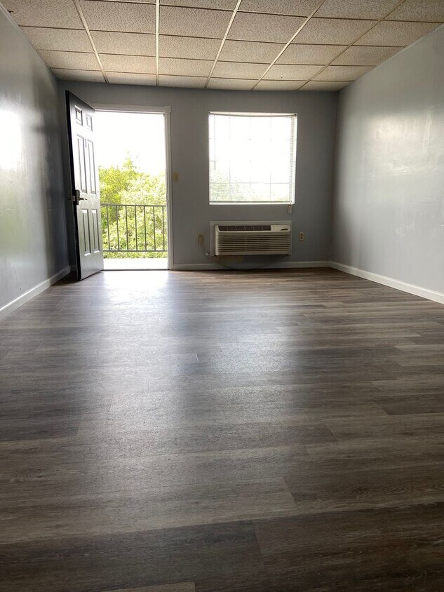 Primary Photo - Studio Apartment in Hollister