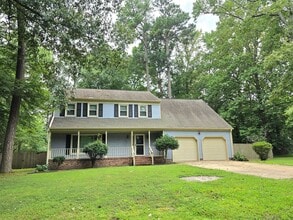Building Photo - 415 Rosewood Ln
