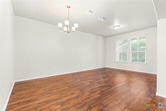 Building Photo - 3302 Lorne Dr