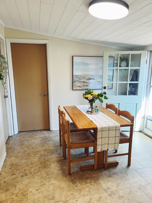 Foto del edificio - 6480 Meadow Ln