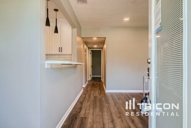 Building Photo - 348 Barbara Cir