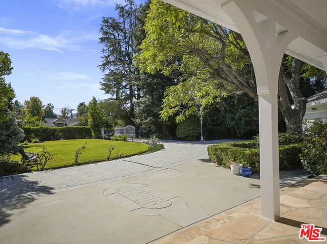 Building Photo - 13161 Addison St