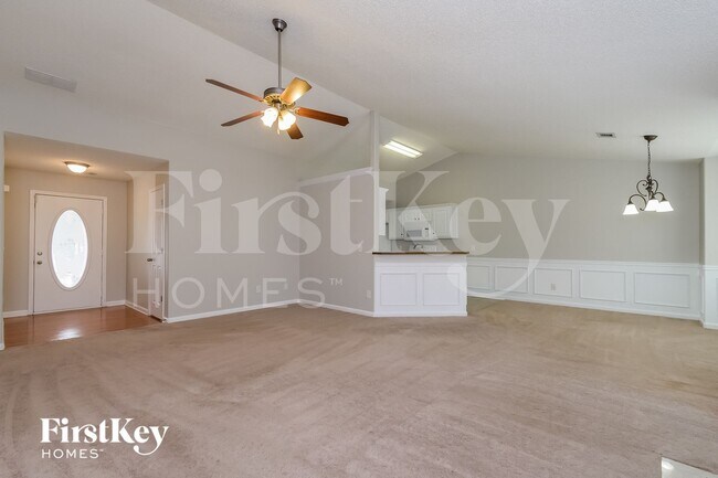 Building Photo - 1130 Bradford Park Dr