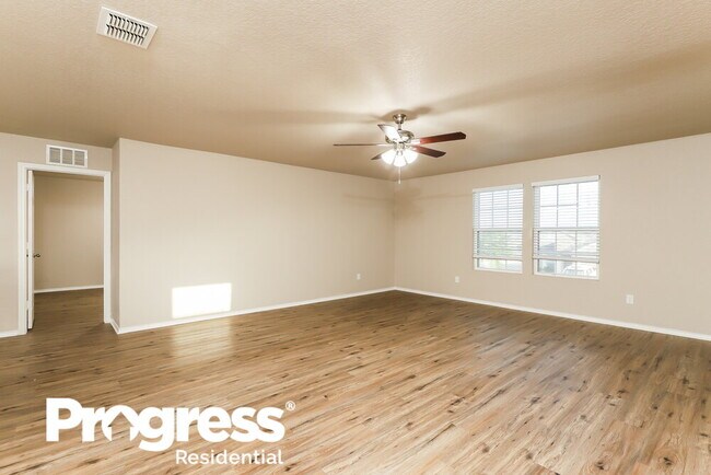Foto del edificio - 165 Texas Thistle