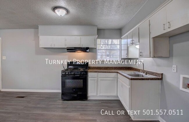 Foto del edificio - 7307 Knollwood Rd