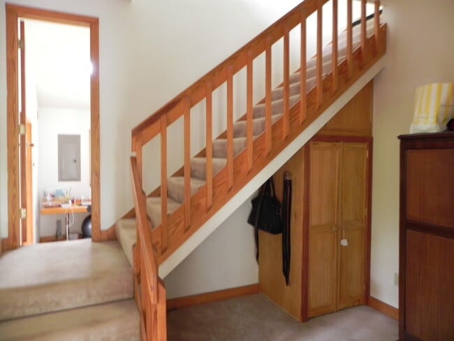 Building Photo - 718 Whitney Ln