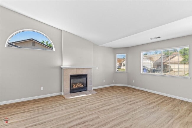 Building Photo - 1712 Beethoven Way