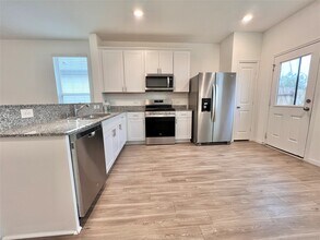 Building Photo - 17835 Plow Horse Ln