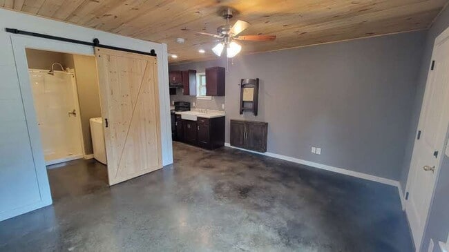 Building Photo - 1 Bedroom/1 Bathroom Apartment in Batesville