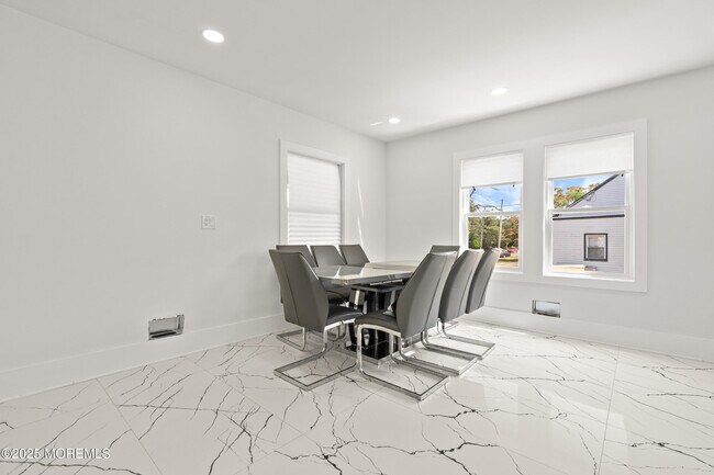 Foto del edificio - 8 Woodrow St
